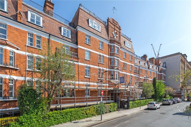 3 bedroom flat for sale