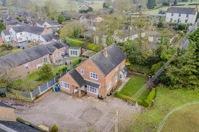 4 bed detached house