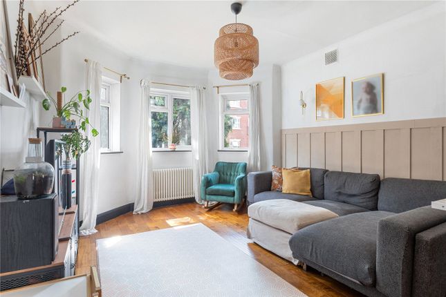 Gleneagle Road, London, SW16 2 bed apartment for sale