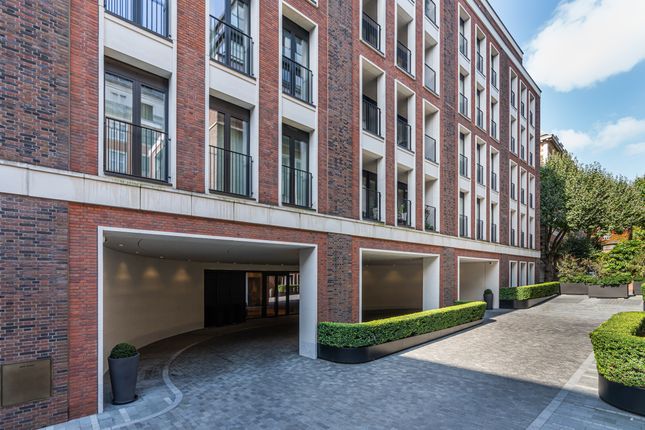 Lancer Square, London W8 3 bed flat for sale