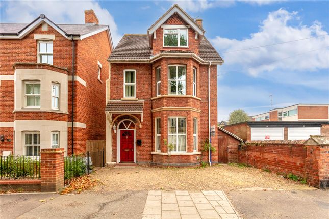 Warwick Avenue, Bedford, MK40 6 bed detached house for sale