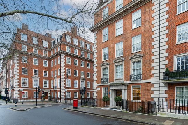 Grosvenor Square, London W1K 4 bed flat for sale