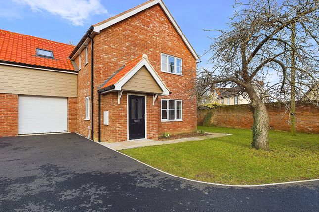 4 bed detached house