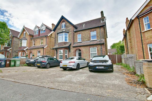 Hawes Road, Bromley BR1 1 bed apartment for sale
