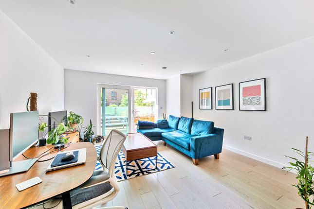 Thonrey Close, Colindale Gardens... 1 bed apartment for sale