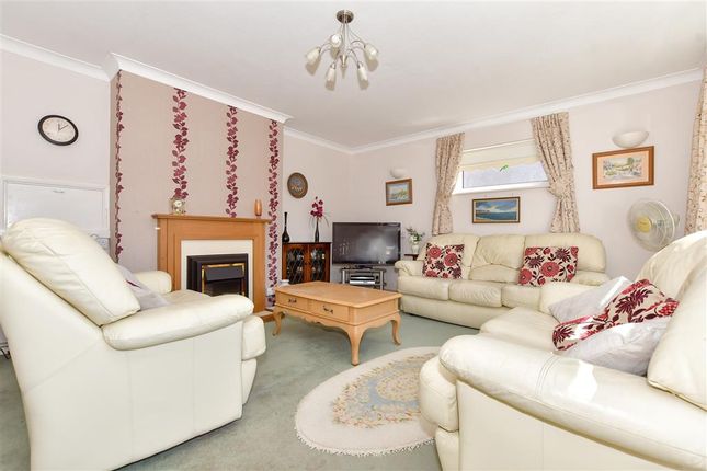 3 bed detached bungalow