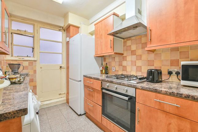 Hatherley Grove, Westbourne Grove... 2 bed flat for sale