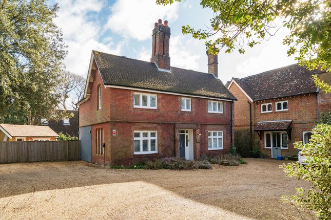 Bassett Wood Drive, Southampton SO16 4 bed detached house for sale