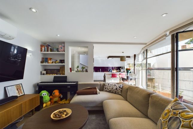 Bridel Mews, London, N1 3 bed mews for sale