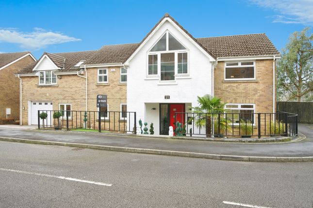 5 bed detached house