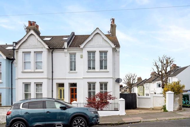 3 bed end terrace house