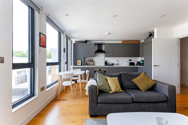 Tyssen Street, London, E8 2 bed apartment for sale
