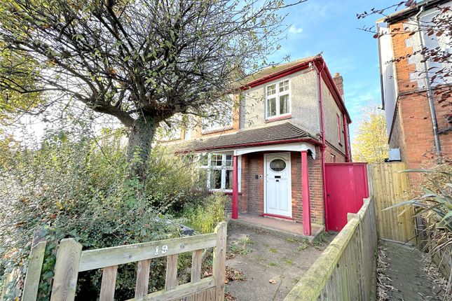 Hoppingwood Avenue, New Malden, KT3 3 bed semi