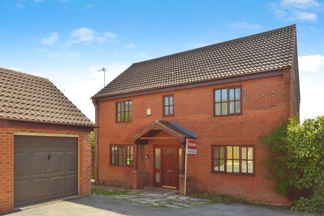 4 bed detached house