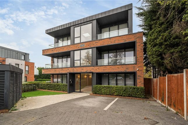 Eastbury Avenue, Northwood, Middlesex 2 bed apartment for sale