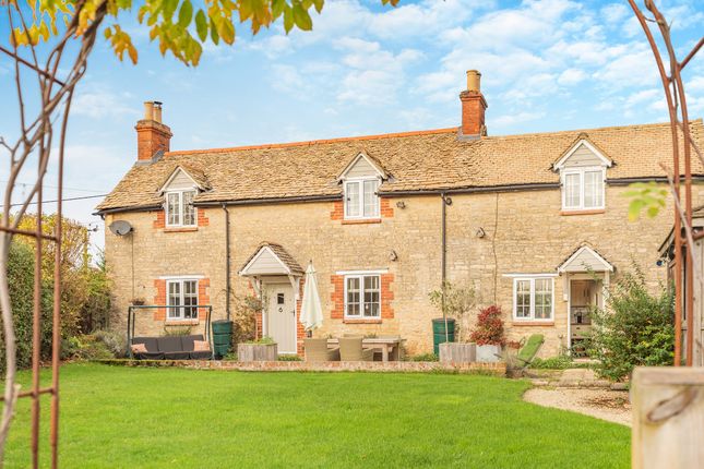 Wootton Woodstock, Oxfordshire, OX20 1ER 3 bed cottage for sale