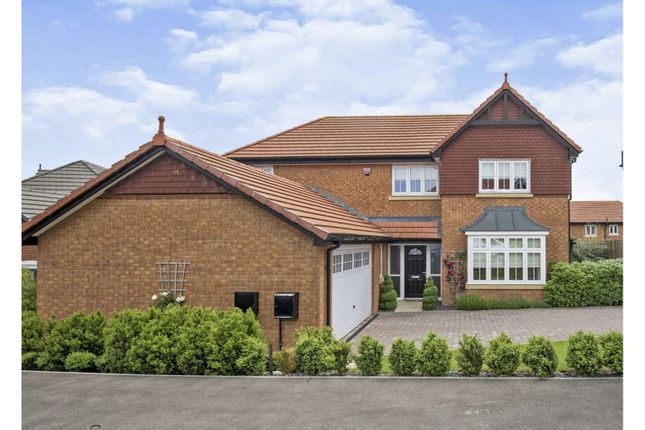 4 bed detached house