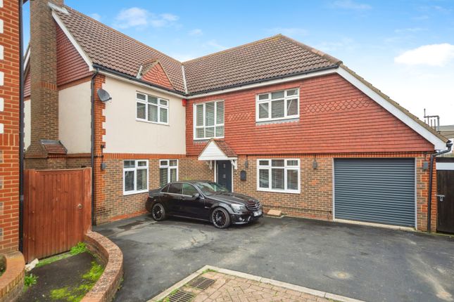 9 bed detached house