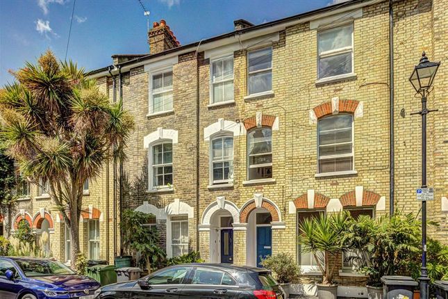 Bonnington Square, London SW8 2 bed flat for sale