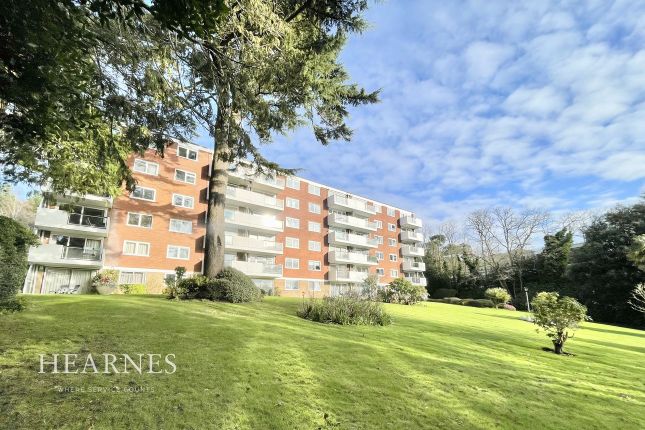 Branksome Wood Road, Bournemouth, BH2 2 bed apartment for sale