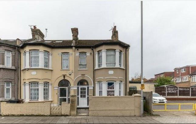 3 bedroom flat for sale