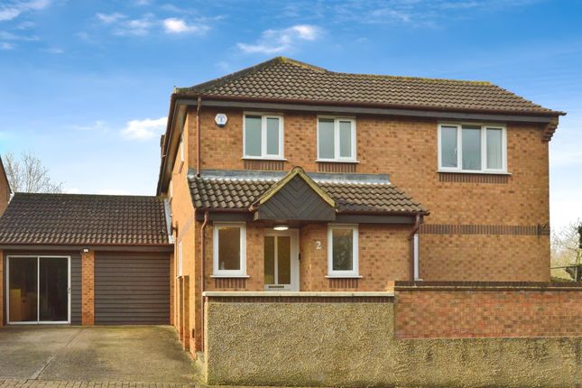 4 bed detached house
