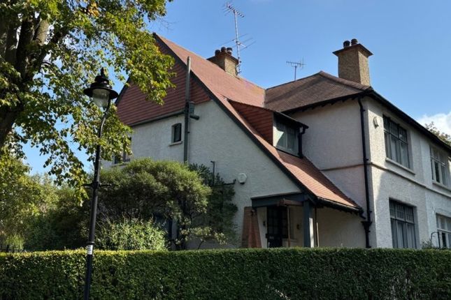 4 bed semi-detached house