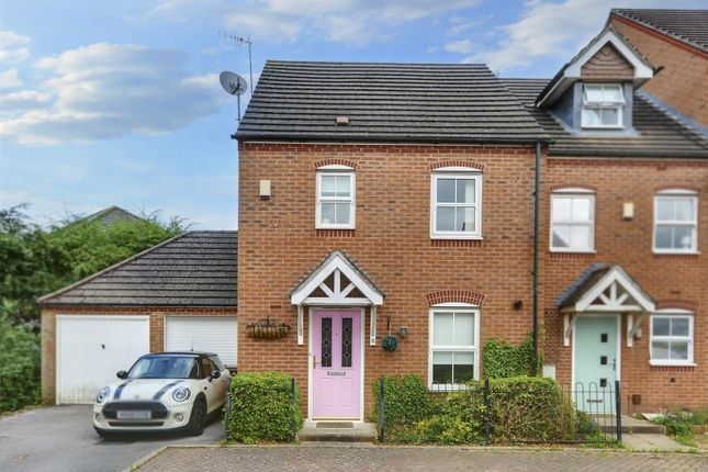 Rowans Crescent, Nottingham 3 bed townhouse for sale