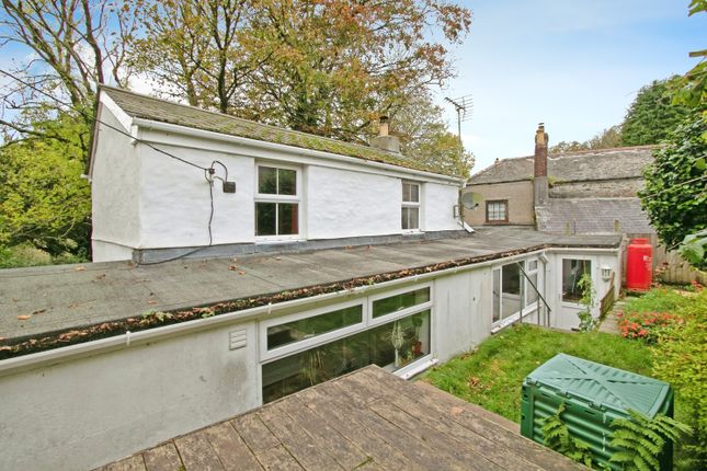 2 bed detached house