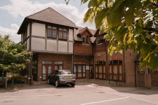 London Road, Etchingham TN19 2 bed flat for sale