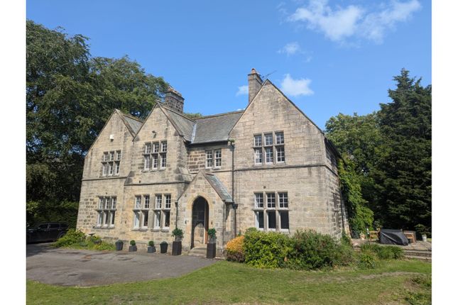 5 bed detached house