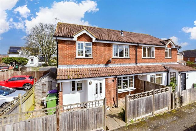 Newbury Close, Folkestone, Kent 2 bed end of terrace house for sale