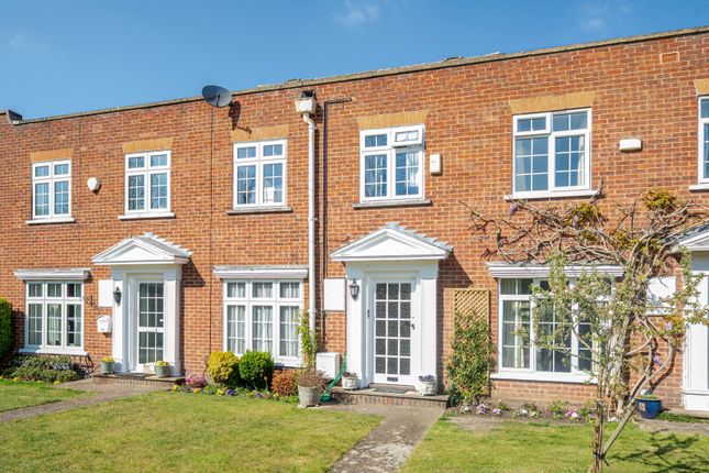 Dunboe Place, Shepperton, TW17 3 bed terraced house for sale