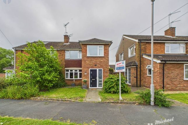 Heath Close, Aylesbury, Buckinghamshire 3 bed semi