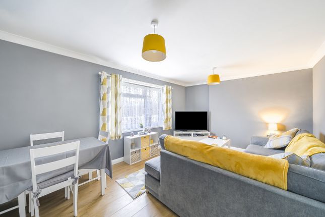Dyneley Green, Townhill Park... 2 bed flat for sale