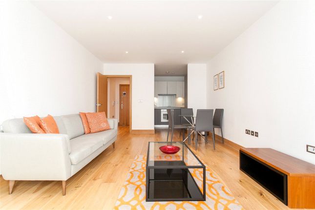 51 Sclater Street, London E1 1 bed flat for sale