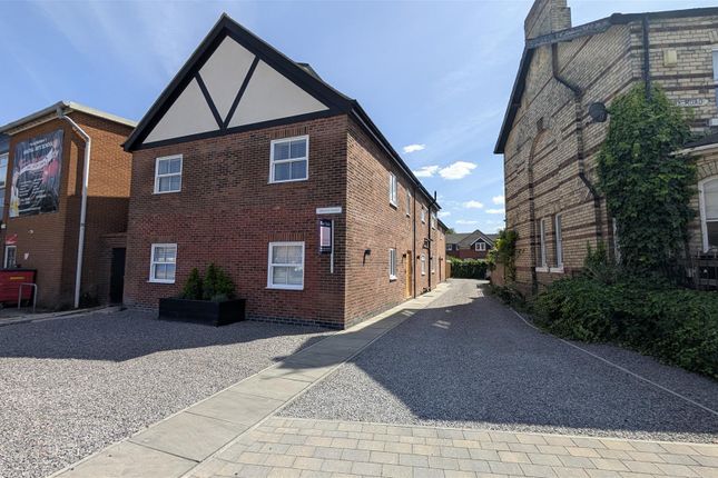Acomb Road, Acomb, York YO24 4HD 2 bed apartment for sale