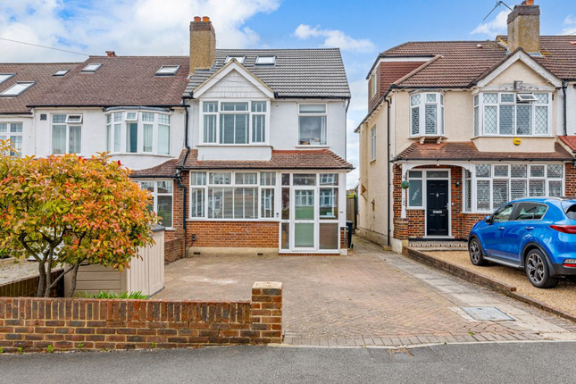 Ardrossan Gardens, Worcester Park KT4 4 bed end of terrace house for sale