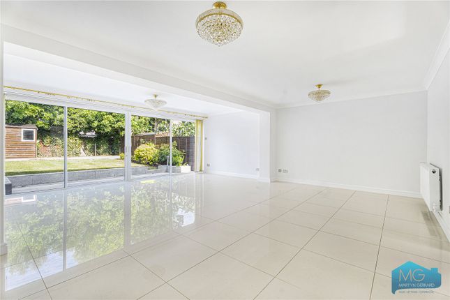 Darlands Drive, Barnet, EN5 4 bed semi