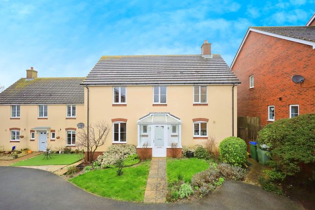 4 bed detached house