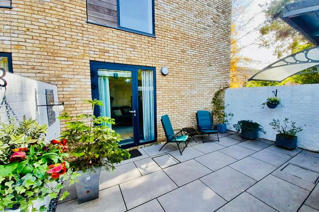 1 bedroom ground floor flat for sale
