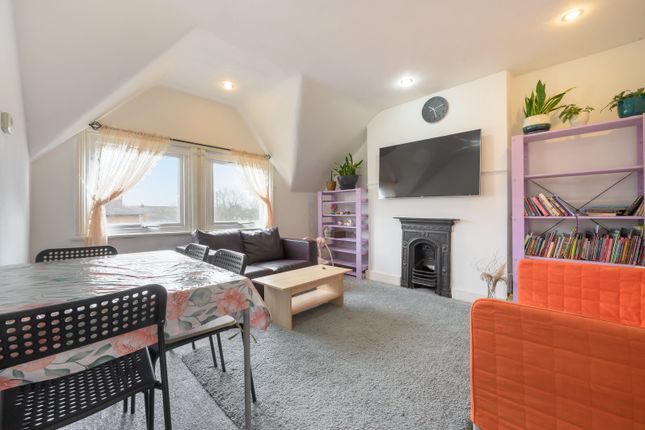 Cricklewood Lane, Child's Hill, London 2 bed flat for sale