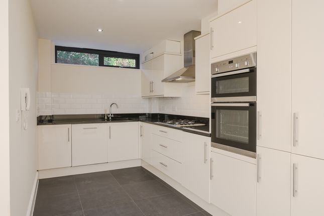 2 bedroom ground floor flat for sale