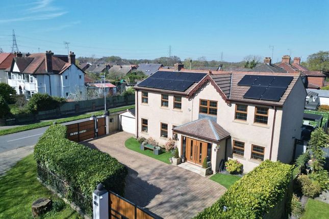 5 bed detached house