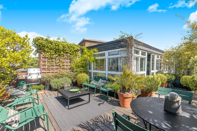 Goswell Road, Clerkenwell, EC1V 3 bed penthouse for sale