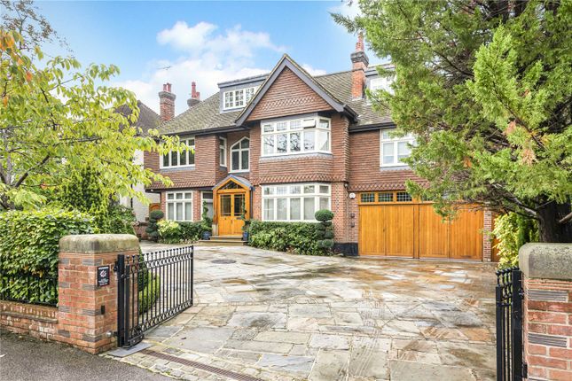 Grange Avenue, Totteridge, London, N20 6 bed detached house for sale