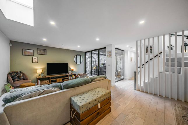 Heath Road, Thornton Heath, CR7 3 bed end of terrace house for sale