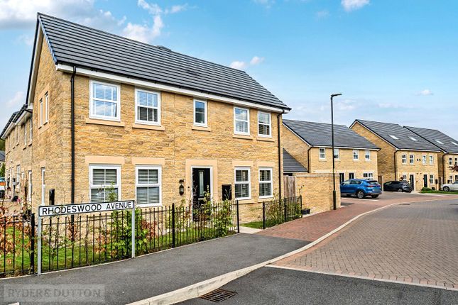 Rhodeswood Avenue, Tintwistle... 3 bed semi