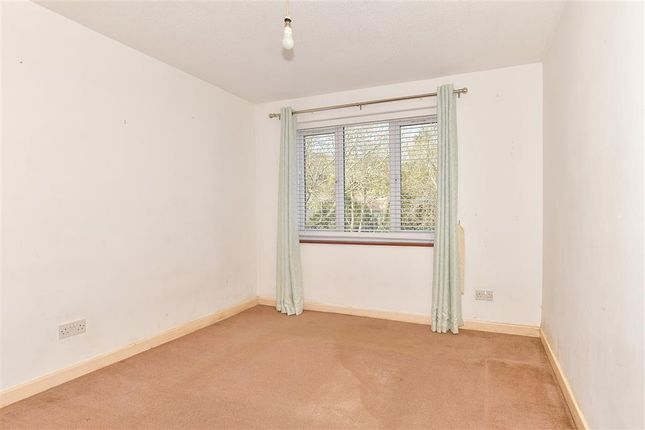 1 bedroom ground floor flat for sale