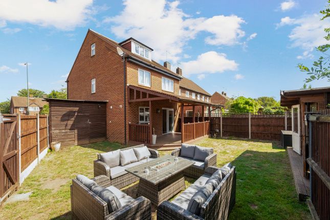 Queensway South, Hersham, KT12 3 bed detached house for sale